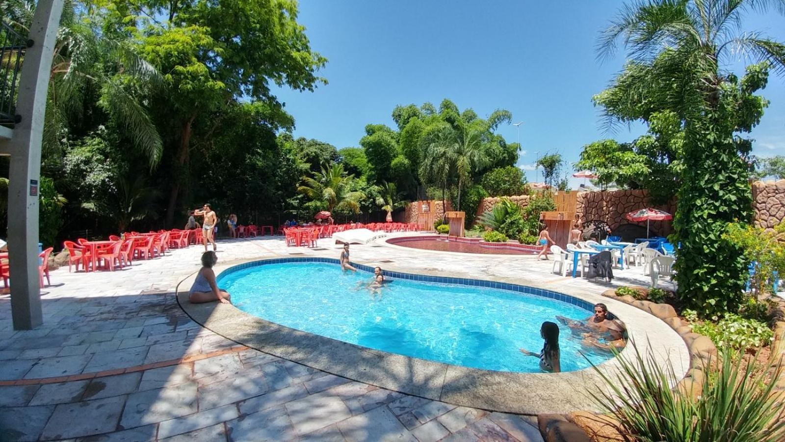 Golden Dolphin Grand 758 2-quartos